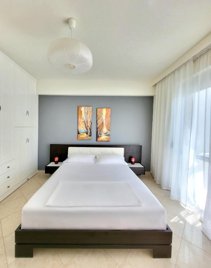 Sealavita, Modern 2 Bedroom Sea & Sunset View Apartment